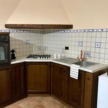 Montecalvello Casa Vacanze La Piazzetta Del Castello מראה חיצוני תמונה