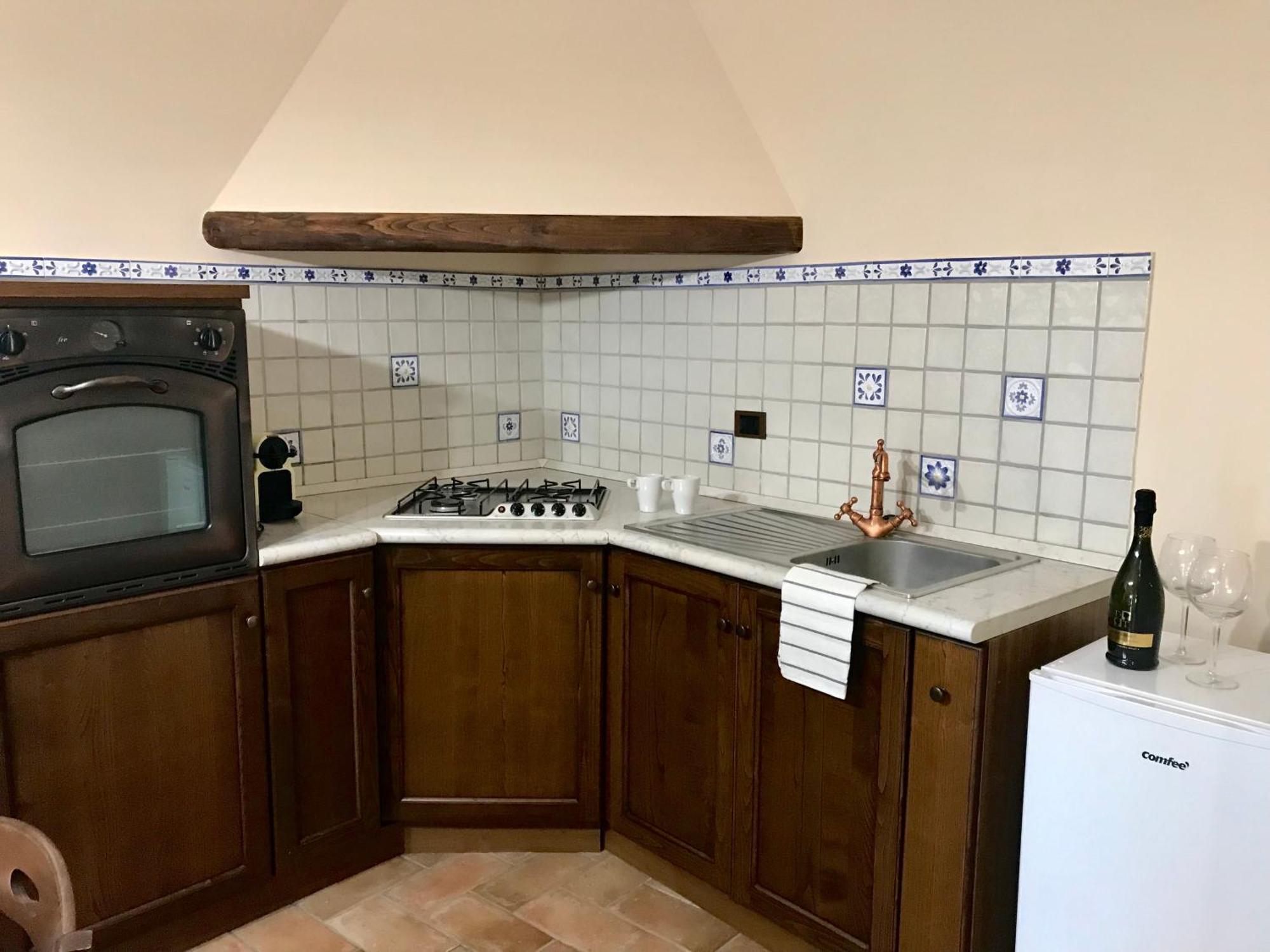 Montecalvello Casa Vacanze La Piazzetta Del Castello מראה חיצוני תמונה